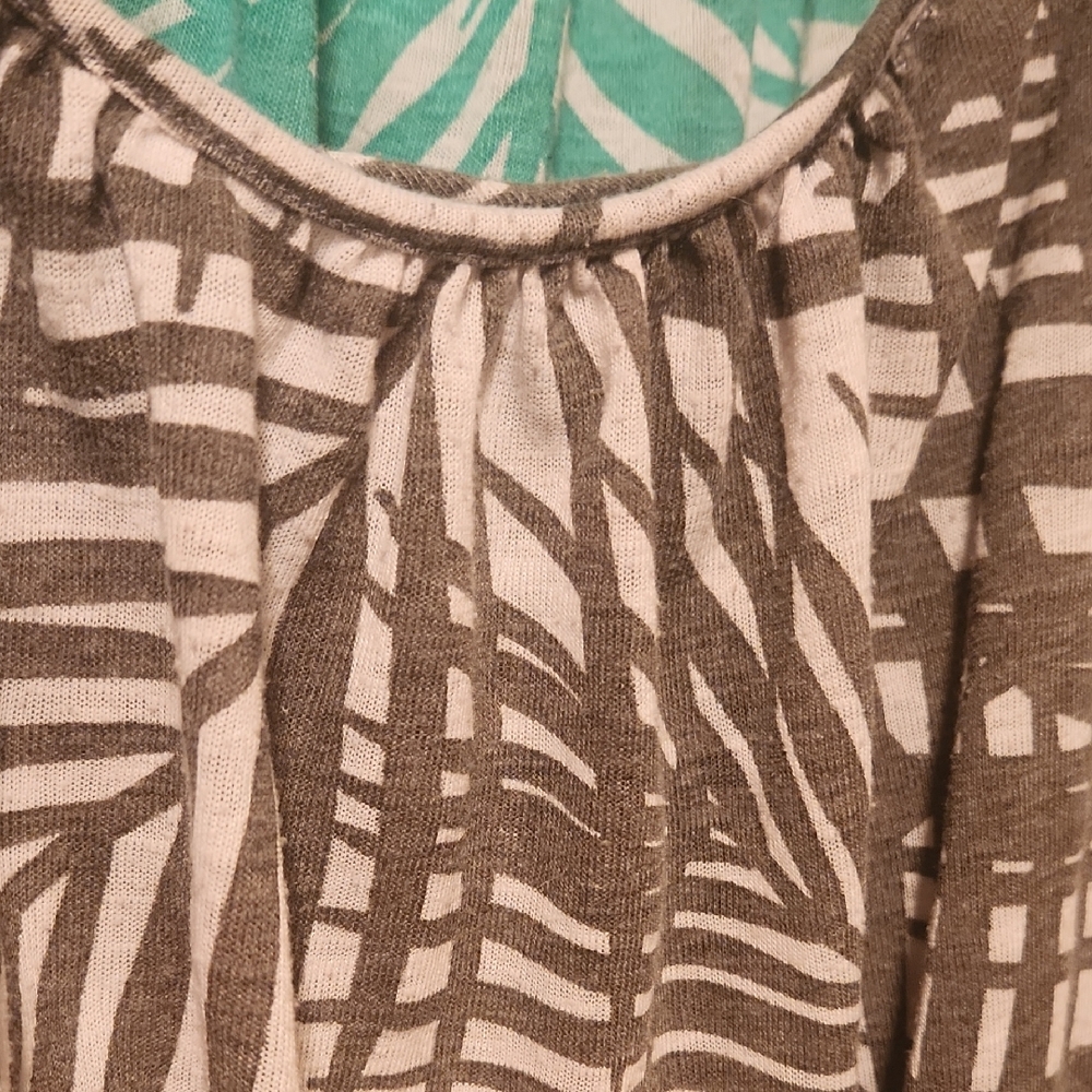 (2) Tank Tops - Picture 4 of 7